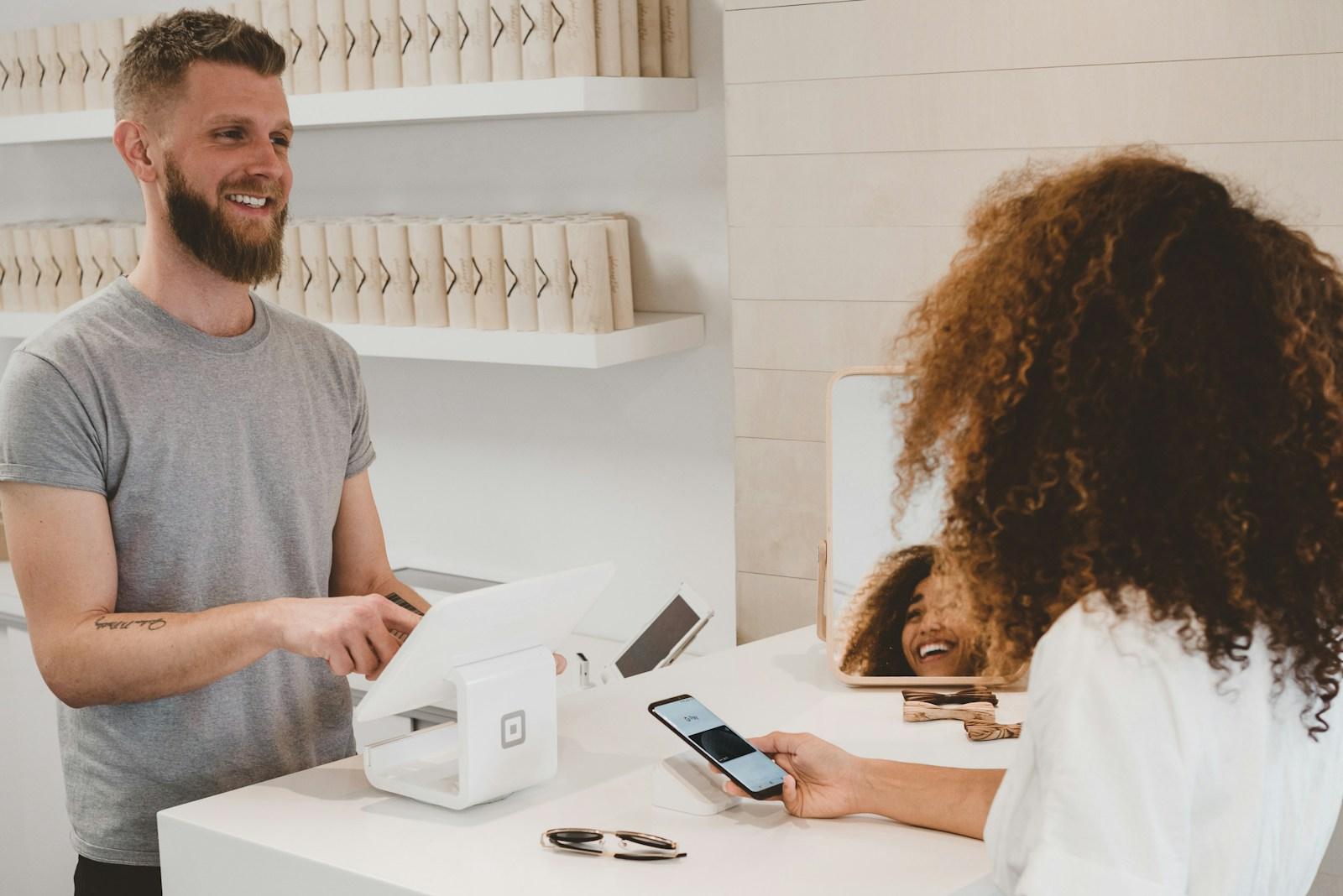 Customer shopping online with mobile support